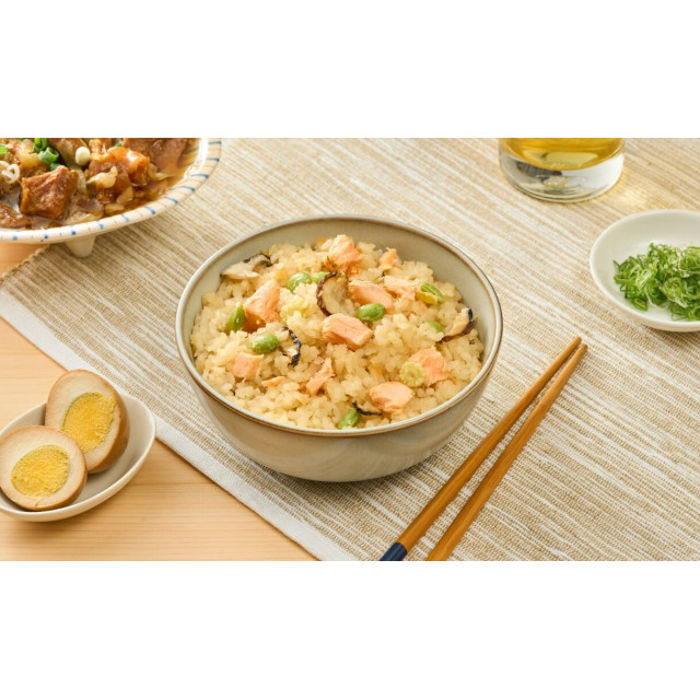 蒜香奶油鮭魚炊飯